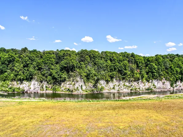 15 Blackberry Ln, Afton, TN 37616