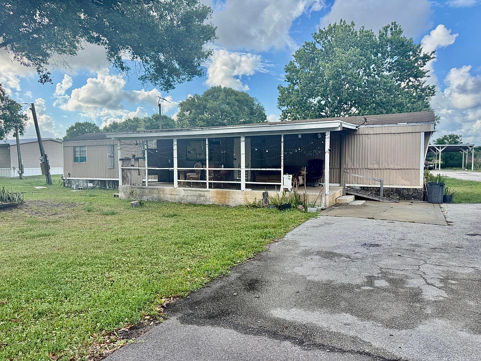 2nd image of 1071 NW 39th Circle