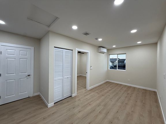 3rd image of 1007 W 225th St #A