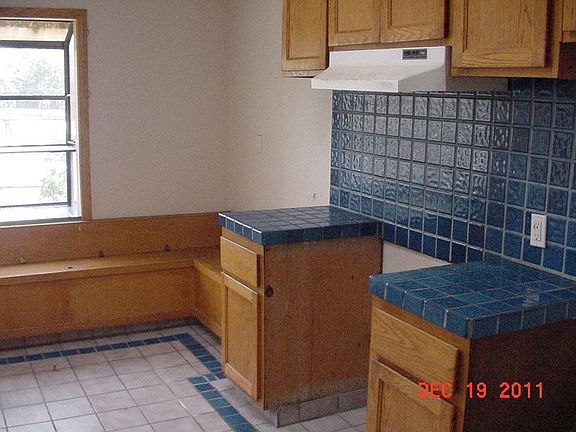 3rd image of 7856 White Oak Ave