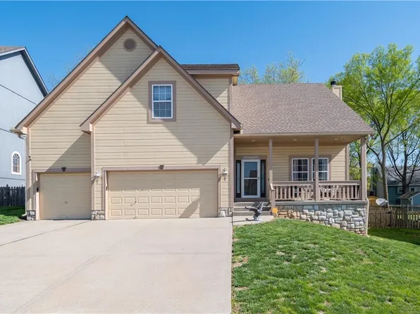 18600 N Concord Cir, Independence, MO 64058