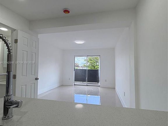 3rd image of 1551 W Okeechobee Rd #9