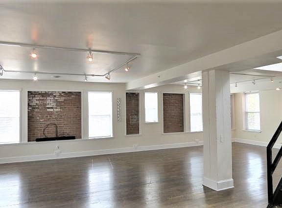 2nd image of 4955 W Pine Blvd #602