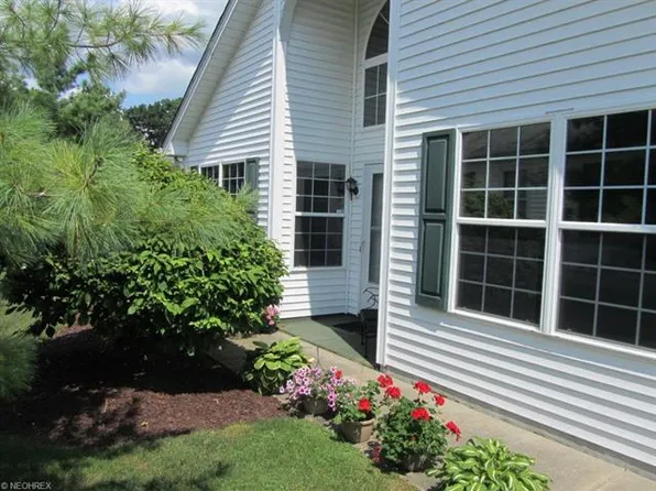 6861 Hidden Lake Trl #30, Brecksville, OH 44141