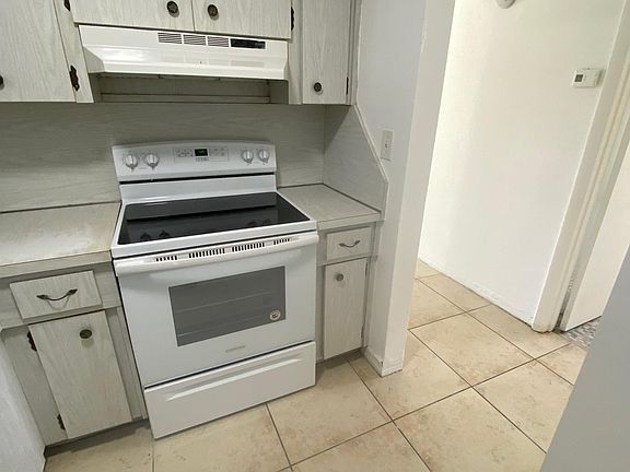 5th image of 3100 W Flagler St #2D