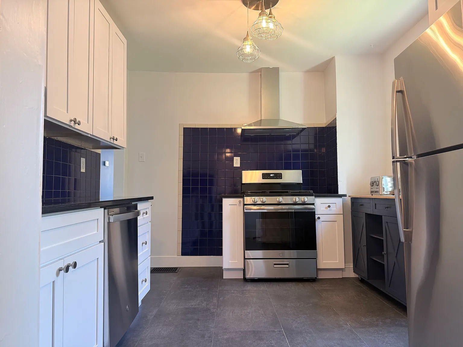 1 bed, 1260 sqft, $995 — Photo 4