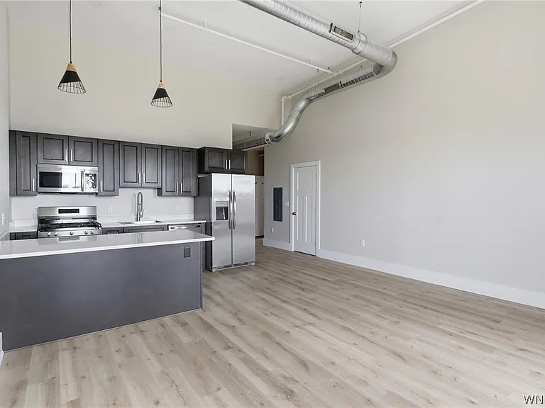 136 Seneca St — Photo 14