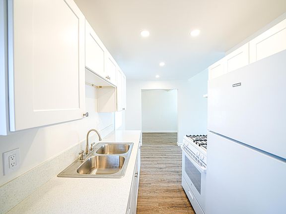 4th image of 5233 La Jolla Mesa Dr