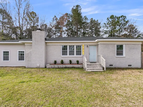 105 Gourdin St, Saint Stephen, SC 29479