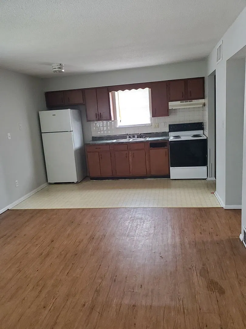 734 Demaret — Photo 1