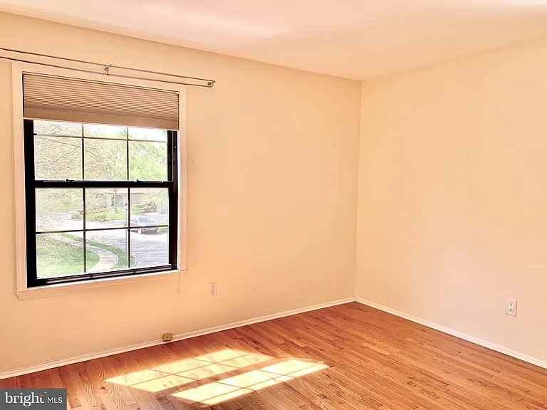 305 Marten Rd — Photo 15