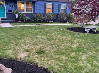 5251 Elmwood Dr, Pittsburgh, PA 15227