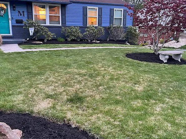 5251 Elmwood Dr, Pittsburgh, PA 15227