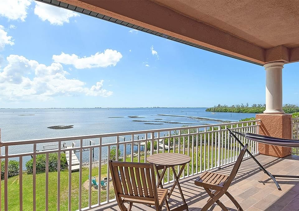 1st image of 2412 BAY DR AVENUE W