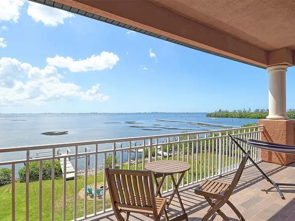 2412 Bay Dr, Bradenton, FL 34207