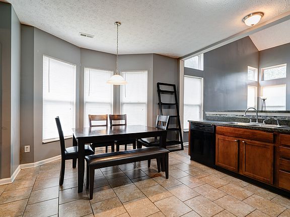 3rd image of 3520 Aylesford Ln