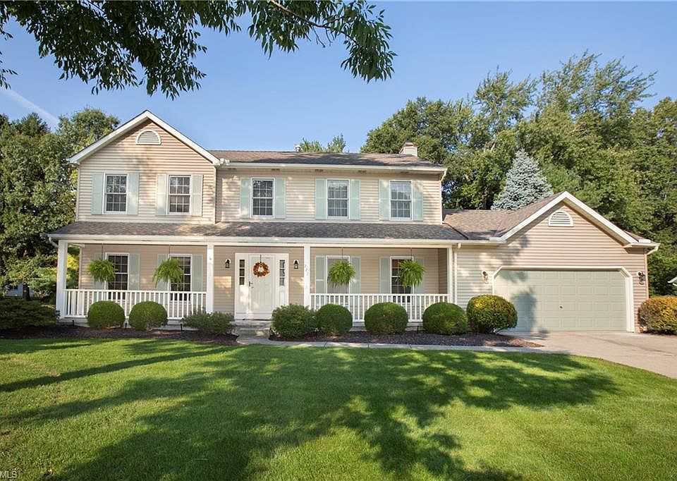 1st image of 2222 Holly Ln