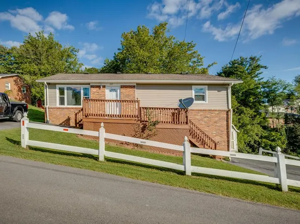 537 Maid St, Pounding Mill, VA 24637