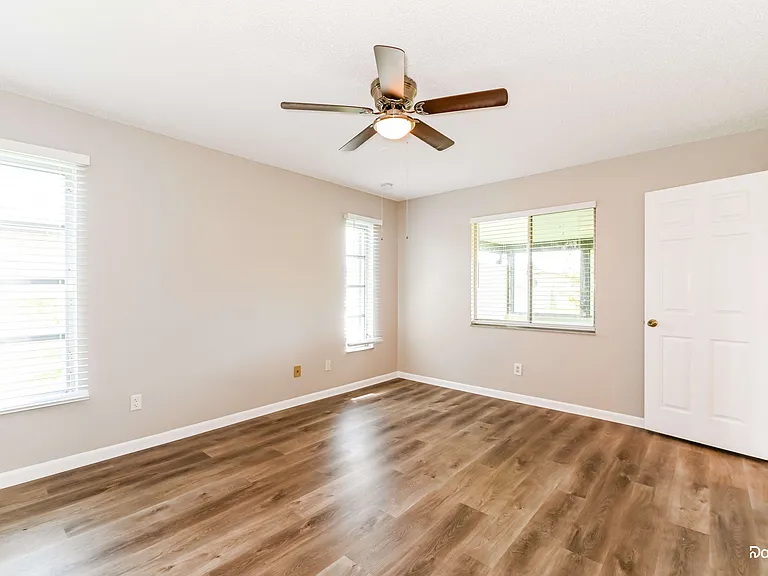 1408 SE 22nd Ter — Photo 12
