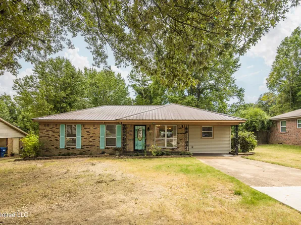 3805 Hilltop Dr, Horn Lake, MS 38637