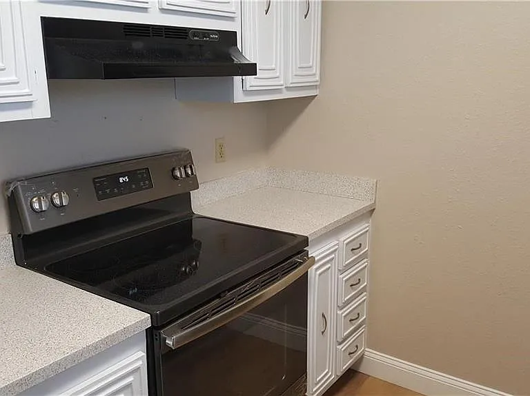 2103 Cordova Grn #2103 — Photo 5