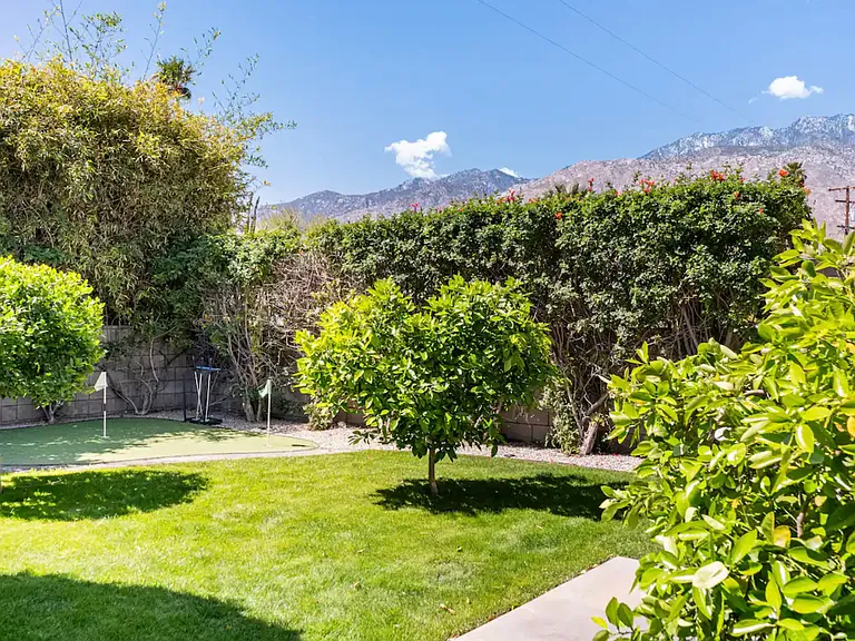 562 N Calle Marcus — Photo 2
