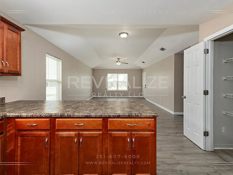 1549 Majesty Loop — Photo 37