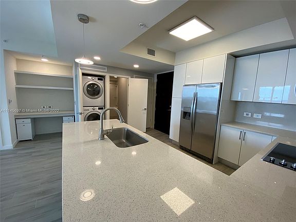 3rd image of 999 SW 1st Ave APT 1913