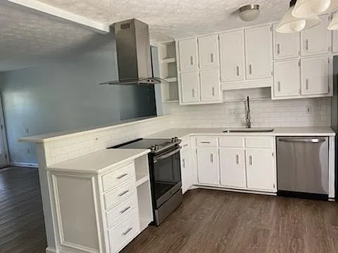 709 Redwood Park — Photo 9