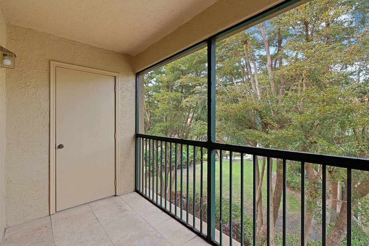 Building Photo - 8940 Colonnades Ct E #1