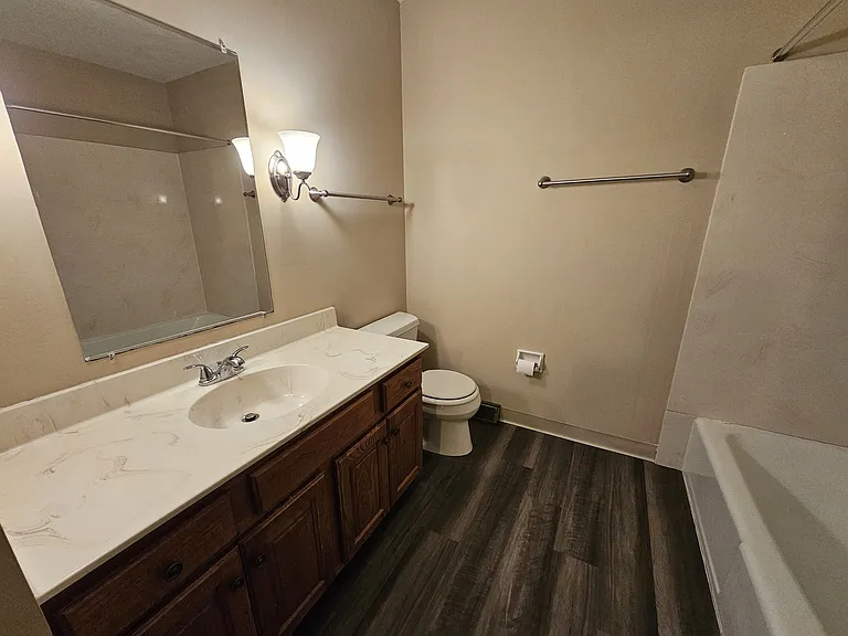 1510 Bradshire Dr — Photo 16
