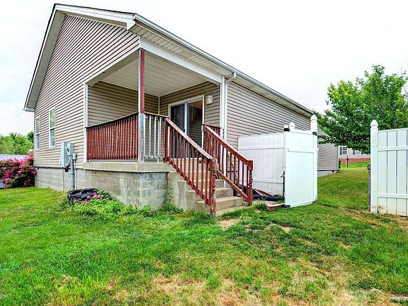3rd image of 101 Spencer Ct