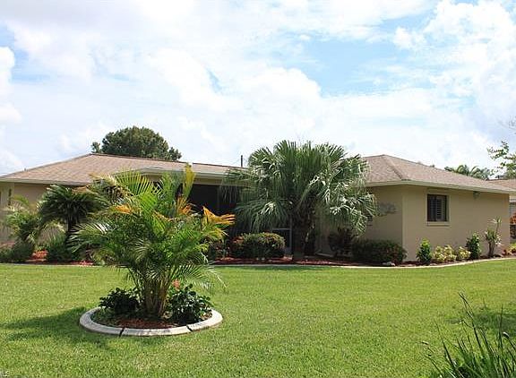 3rd image of 920 SW 54th Ln