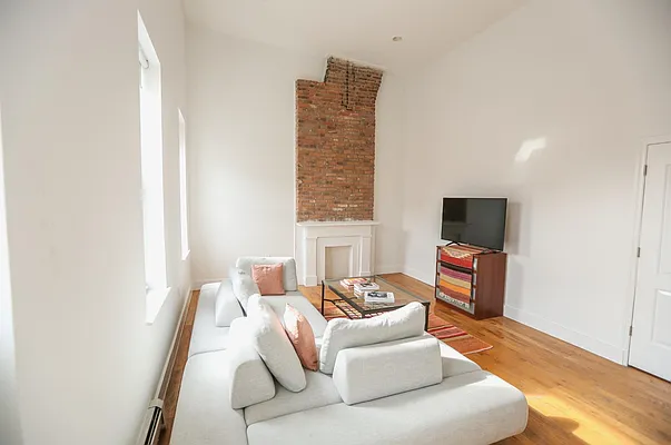 Rented by Triumph Property Group | media 8