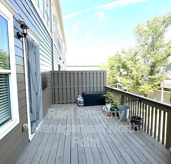 3026 Eltham Pl — Photo 40