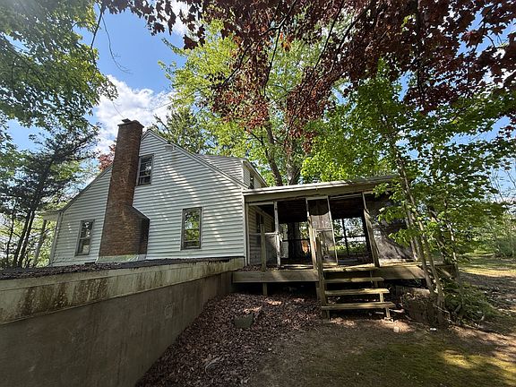 5th image of 8356 Maple Rd