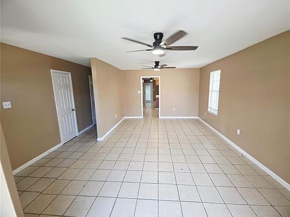 3rd image of 6912 Bunker Hill Rd
