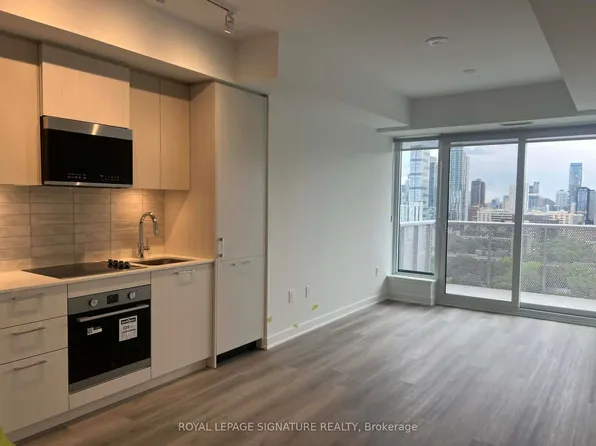 10 Oak St, Toronto, ON