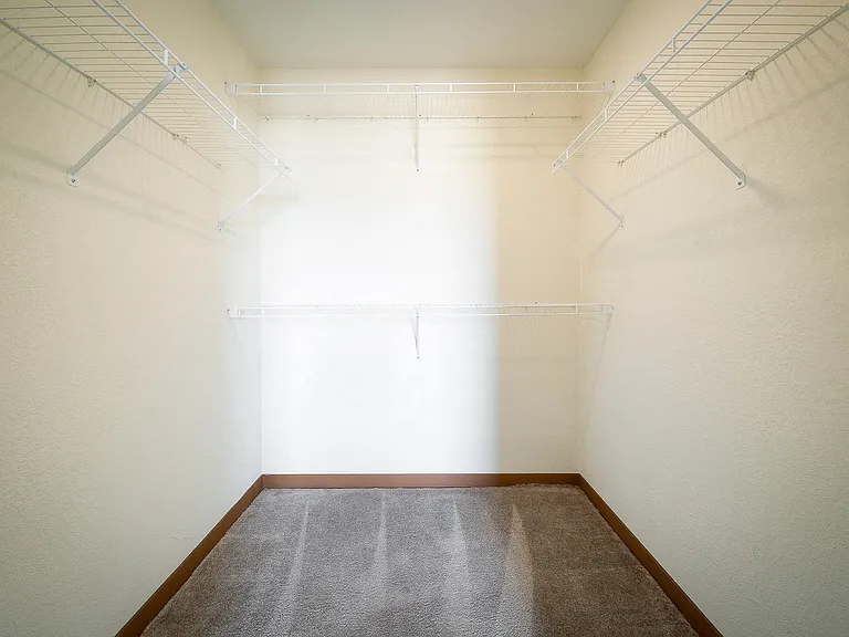 Cranbrook - Walk-in Closet 1 Cranbrook - Walk-in Closet 1