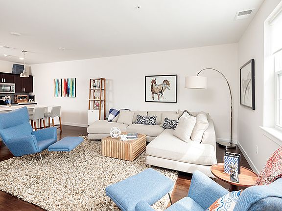 3rd image of 20 N Shore Blvd APT 426
