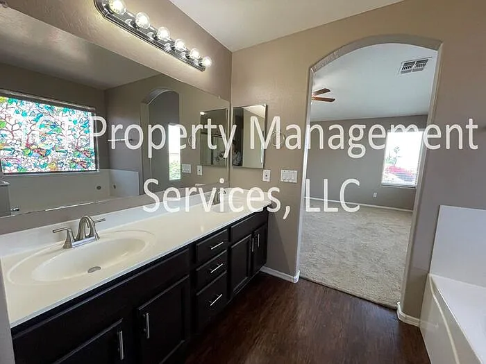 2424 W Saint Kateri Dr — Photo 14