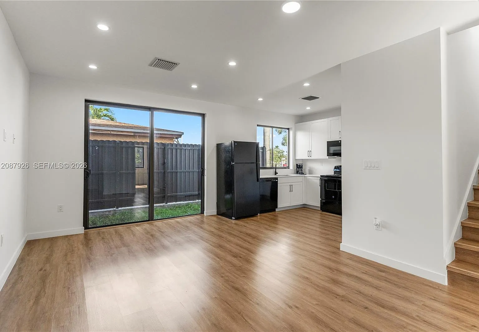 4 bed, 3.0 bath, $3,200 — Photo 4