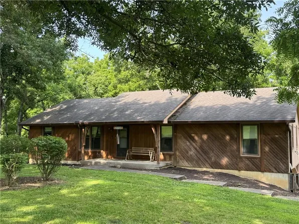 20104 S Pickering Rd, Belton, MO 64012