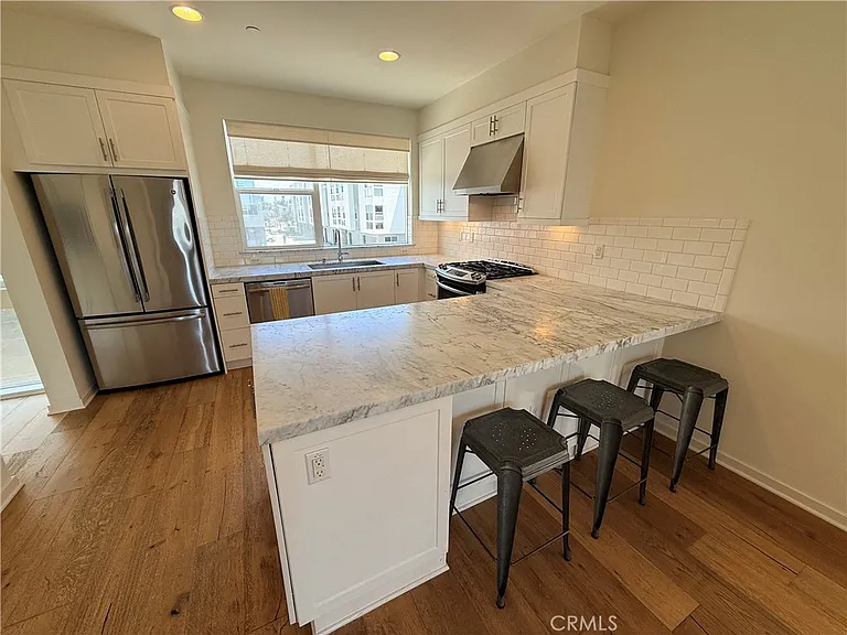 1527 Sullivan Ave — Photo 38