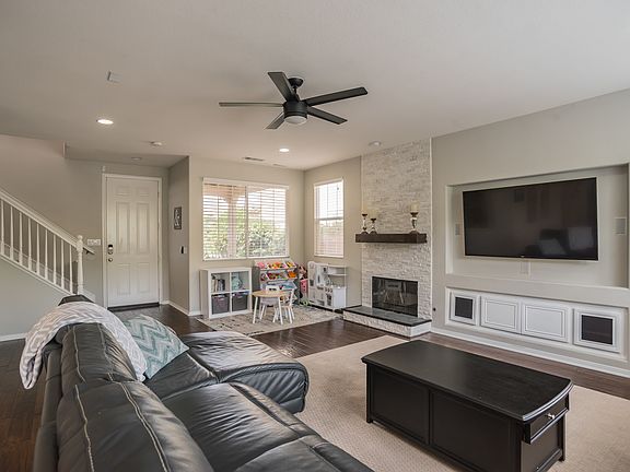 2nd image of 1736 Weatherwood Ct
