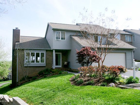 2nd image of 201 Woods Edge Ct