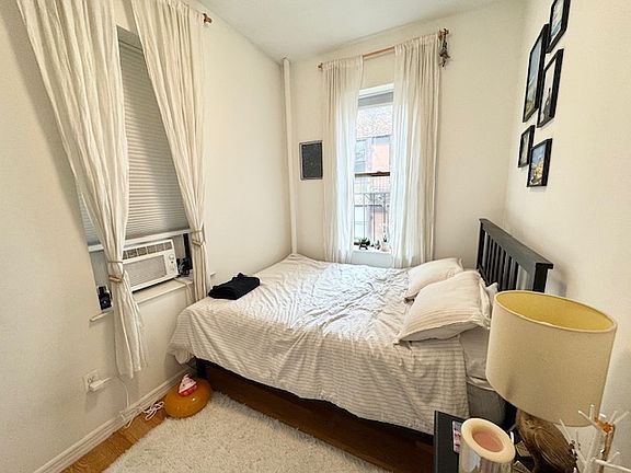 3rd image of 132 W 15th St #3C