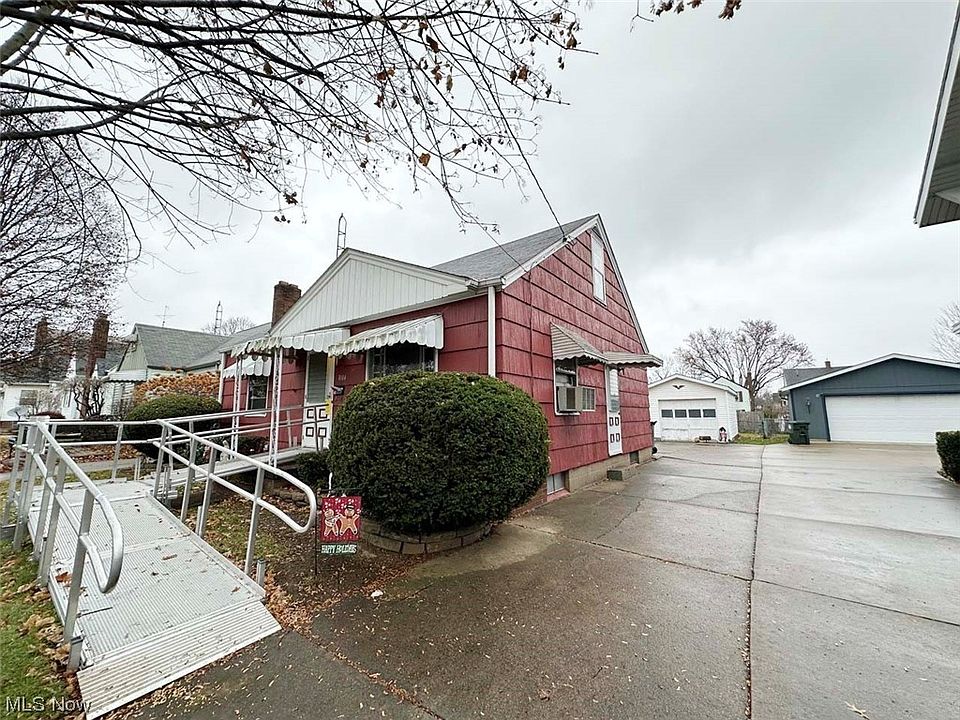 2nd image of 1004 Linwood Ave SW
