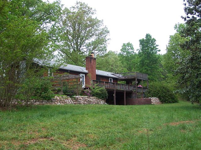 2nd image of 804 Piney Ridge Rd