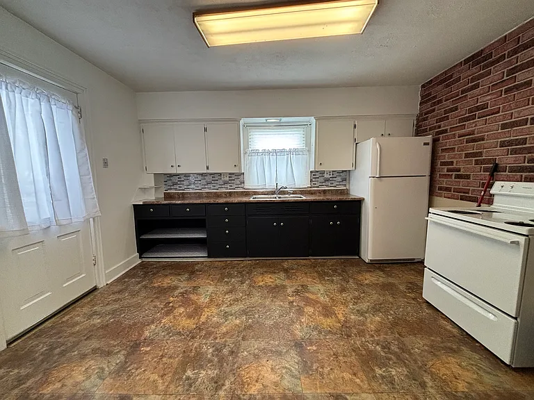 131 S Main St #1 — Photo 2